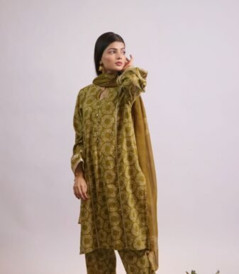 Pansy chunri print lawn suit with sequins lace and dupatta